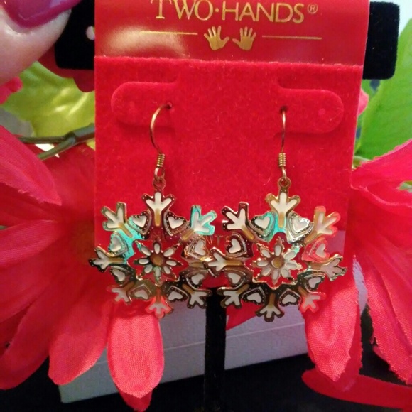 SNOWFLAKE EARRINGS - Picture 1 of 4